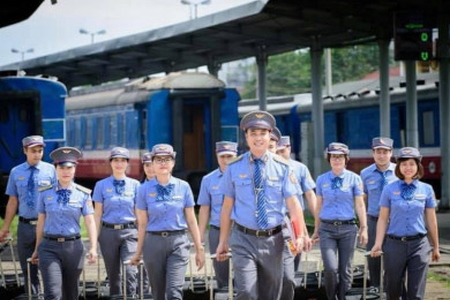 Ngành đường sắt đang “đổi mới” hay chỉ là…“đổi thay”?