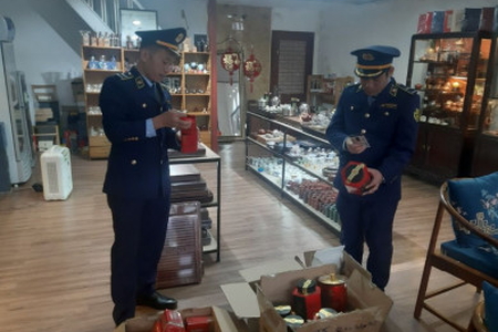 Lạng Sơn: Phát hiện, xử lý 2 cơ sở kinh doanh nhiều loại trà nổi tiếng nhập lậu