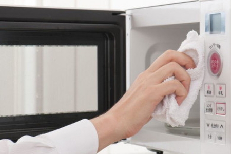 Cách vệ sinh lò vi sóng bằng giấm đơn giản mà hiệu quả
