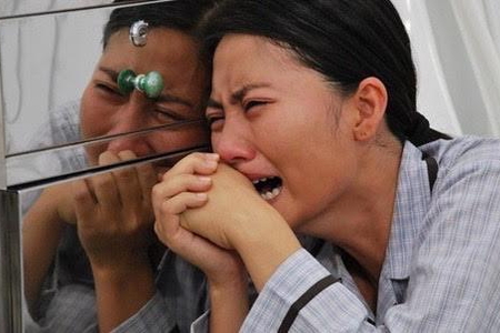 Diễn viên Ngọc Lan “tố” bảo hiểm, khách hàng sốt sắng “đọc lại hợp đồng”