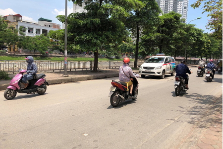 Dự báo thời tiết ngày 18/4/2023: Hà Nội sáng có mưa, trưa chiều trời nắng