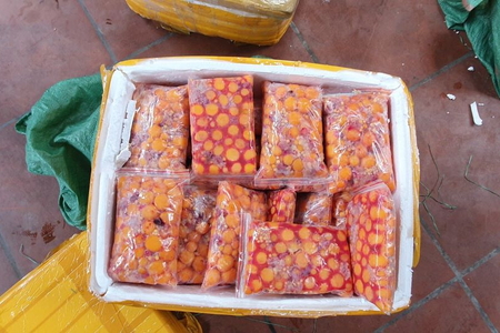 Hà Nội: Phát hiện điểm kinh doanh gần 1 tấn trứng non đã bốc mùi