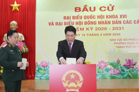 Các đồng chí lãnh đạo Đảng, Nhà nước hòa cùng 'Ngày hội non sông'