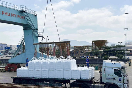Tận dụng cơ hội giá tăng cao, Đạm Phú Mỹ (DPM) xuất khẩu 3.300 tấn ure kỹ thuật phục vụ xử lý khí thải động cơ diesel 