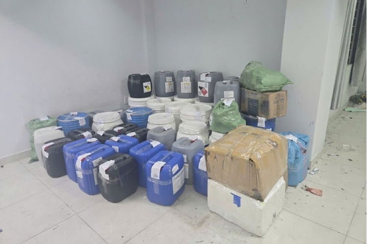 Triệt phá đường dây sản xuất giấm Acetic giả, có thể gây tử vong nếu dùng nồng độ cao