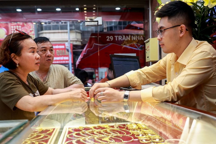 Giá vàng ngày 9/5/2026: Giá vàng SJC, vàng nhẫn trong nước, và vàng thế giới phiên cuối tuần