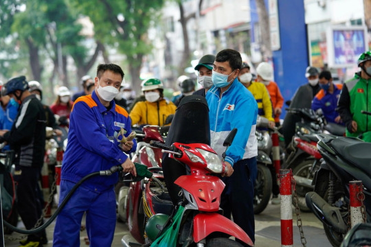 Bảng giá xăng dầu hôm nay 12/5/2026: Giá xăng dầu Petrolimex, PVOIL, Mipec, Thalexim hôm nay