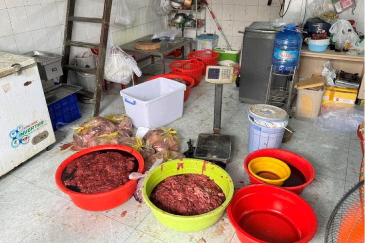 Khởi tố đối tượng làm thịt bò giả, mỗi ngày bán ra thị trường 140 kg