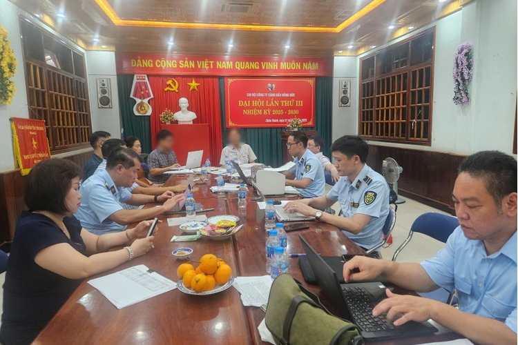 Xử phạt 2 doanh nghiệp đầu mối vi phạm dự trữ xăng dầu bắt buộc