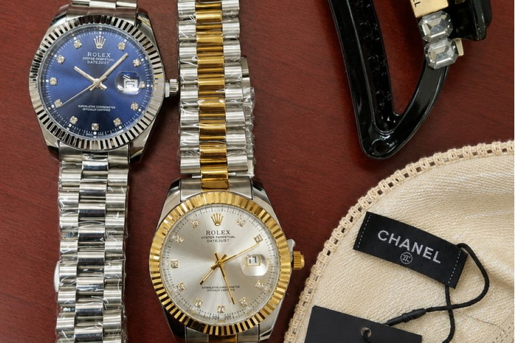 Hải quan bắt lô hàng giả Gucci, Chanel, Rolex trị giá tiền tỷ