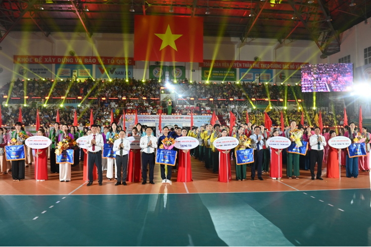 Khai mạc Giải bóng chuyền nữ quốc tế VTV9 – Bình Điền lần thứ XV
