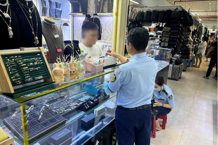 TPHCM triển khai đợt cao điểm xử lý hàng giả, xâm phạm sở hữu trí tuệ