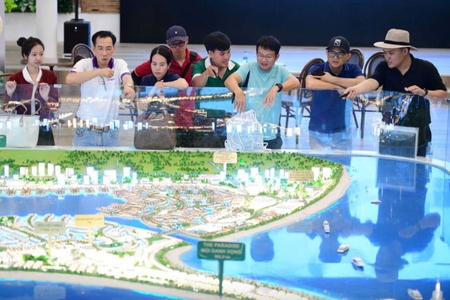 Xô đổ loạt kỷ lục, “song mã” Vinhomes ở 2 đầu TP.HCM gây sốc cho toàn thị trường bất động sản