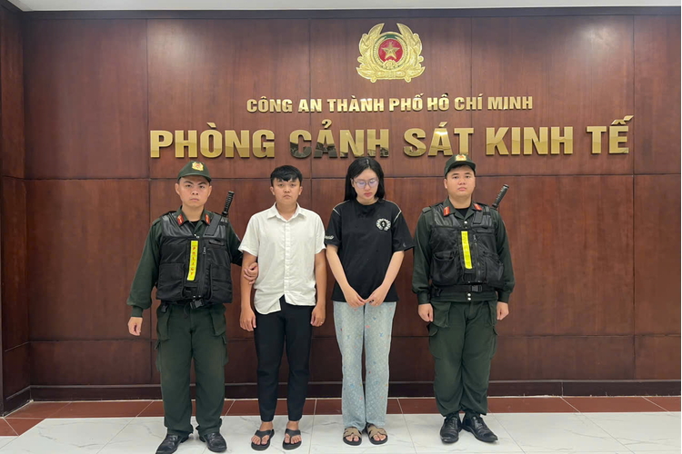 Bắt, khởi tố 02 đối tượng liên quan xâm phạm quyền sở hữu công nghiệp