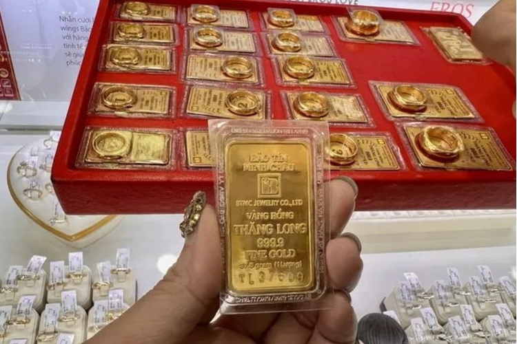 Giá vàng ngày 3/6/2026:  Vàng trong nước đồng loạt giảm sâu, thế giới lội ngược dòng