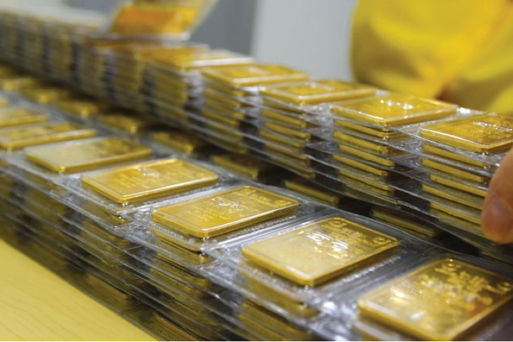 Giá vàng ngày 4/6/2026: Gọng kìm từ Fed và sức mạnh USD đẩy giá vàng lao dốc