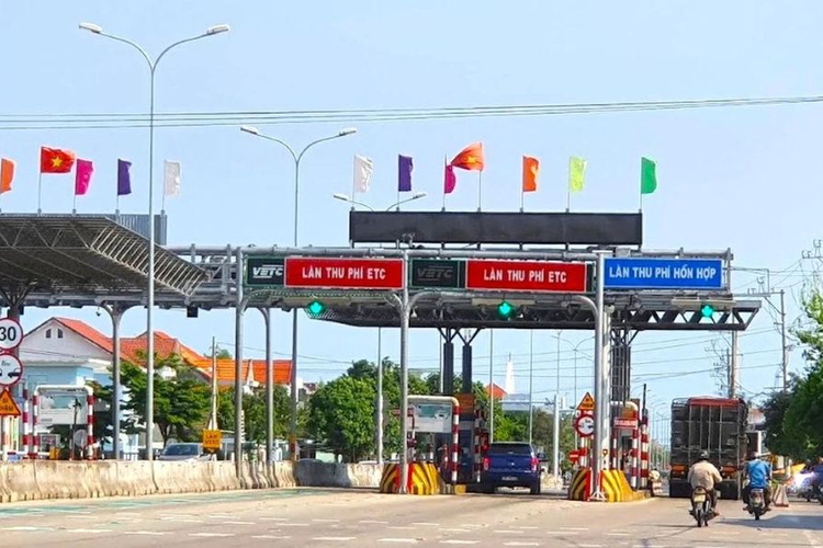 Phát hiện hàng trăm lượt xe được miễn phí sai quy định qua BOT Hòa Phước