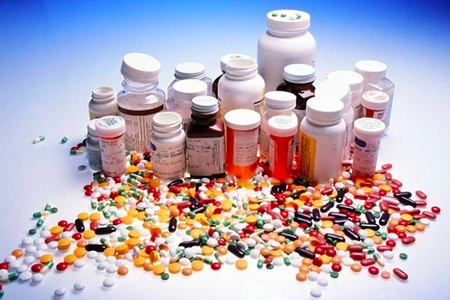 Loạt nhà thuốc TP.HCM bị "điểm tên" vì dược liệu rởm và thuốc hết hạn