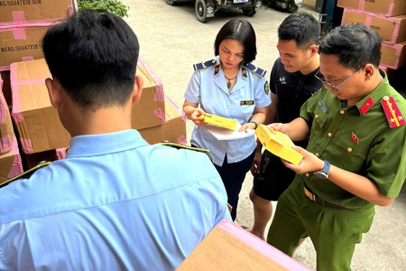 Hà Nội: Phát hiện, tạm giữ 57.000 mặt nạ giả mạo nhãn hiệu BANOBAGI