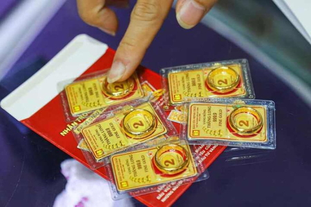 Giá vàng ngày 30/6/2026: Trong nước lao dốc, thế giới lùi sát mốc 4.000 USD
