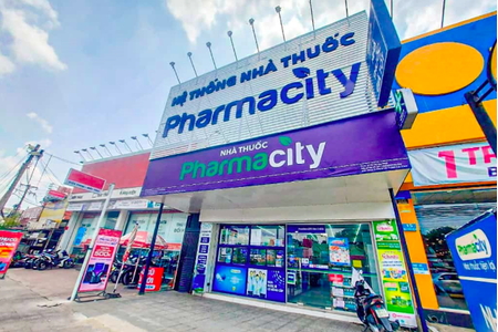 Loạt nhà thuốc TP.HCM bị phạt vì bán thuốc không đơn, "không cách ly" thuốc quá hạn