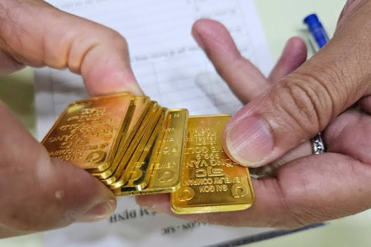 Giá vàng ngày 6/7/2026: Vàng thế giới và trong nước đồng loạt đi ngang