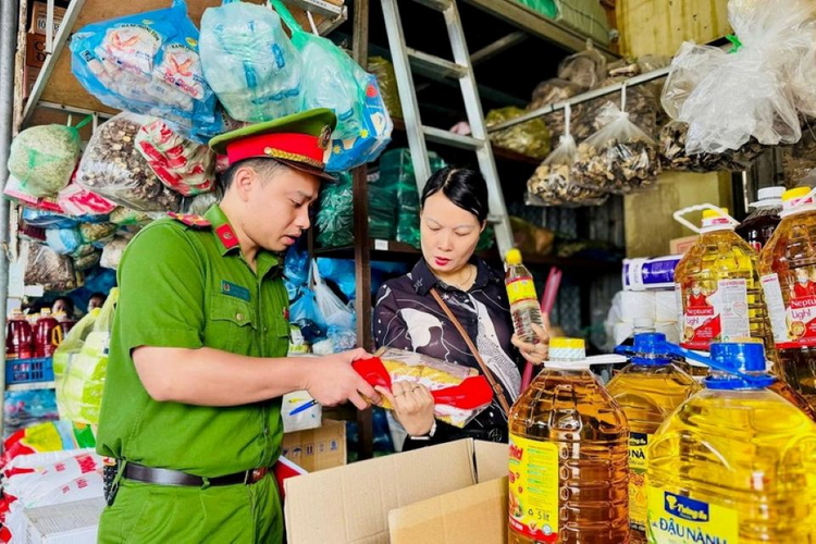 Siết quản lý thực phẩm từ khâu công bố đến lưu thông