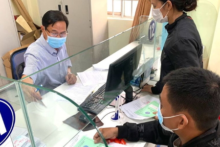 Mắc ung thư, muốn nghỉ hưu sớm hoặc rút BHXH một lần phải làm gì?