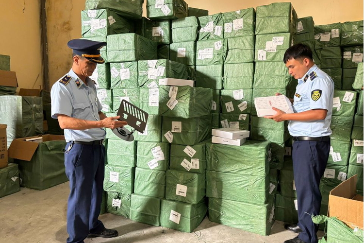 Lạng Sơn: Phát hiện hơn 1.000 sản phẩm giá đỡ kim loại là hàng hóa nhập lậu