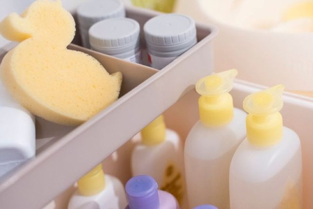 Đình chỉ lưu hành và tiêu hủy lô gel tắm gội Oatrum do không đạt chất lượng