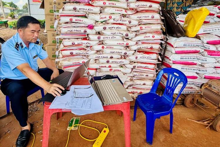 Xử phạt gần 40 triệu đồng đối với 01 cơ sở kinh doanh phân bón vi phạm về nhãn hàng hóa