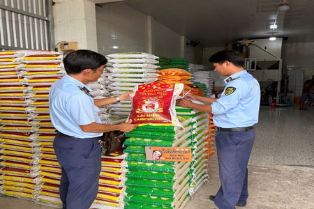 Đồng Tháp: Phát hiện, xử lý hơn 02 tấn gạo không rõ nguồn gốc, xuất xứ