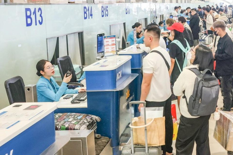 Giá vé máy bay 'tăng nhiệt' trên các chặng du lịch 2/9
