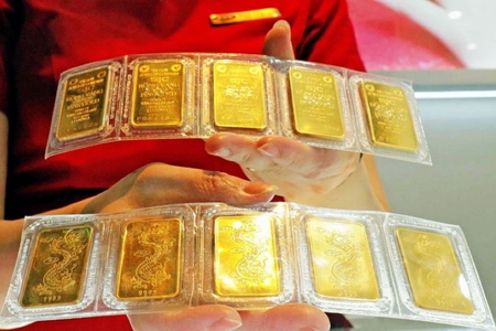 Giá vàng ngày 18/8/2026: Vàng trong nước áp sát mốc 145 triệu đồng/lượng