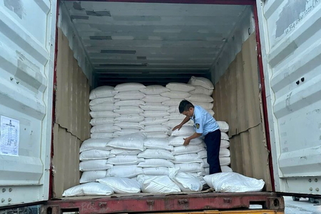 Khám phương tiện vận tải, phát hiện 26,5 tấn gạo nhập khẩu không có nhãn phụ