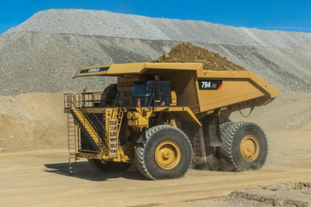 Xe chỉ hoạt động trong nhà máy, khai trường có phải đăng ký, kiểm định?