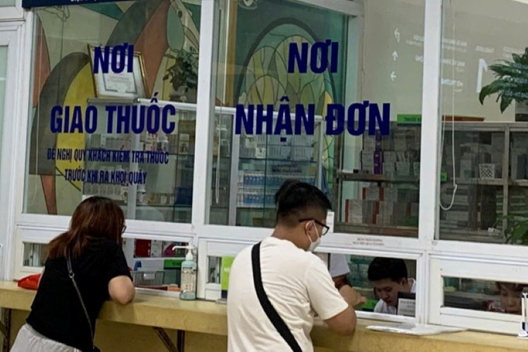 Làm gì để hạn chế các khâu trung gian làm tăng giá thuốc?