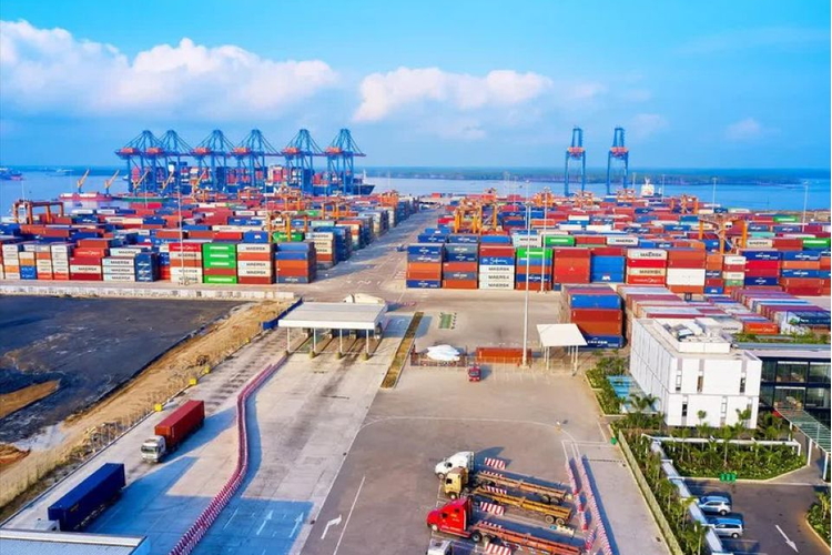 Chính phủ "tháo gỡ đến cùng" để doanh nghiệp tự mình đi tới