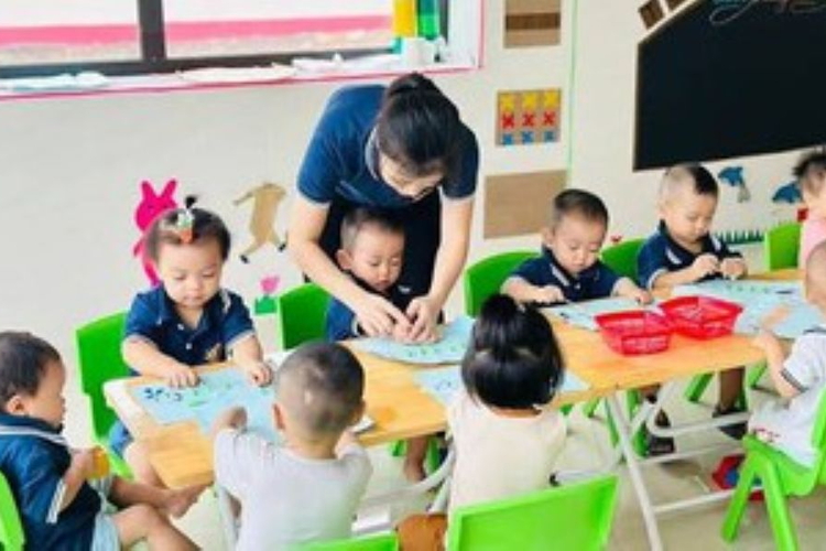 Trẻ 5-6 tuổi có hưởng chính sách phổ cập giáo dục mầm non?