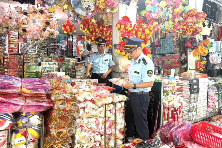 Chi cục QLTT Thanh Hóa tăng cường kiểm tra, kiểm soát thị trường dịp Tết Trung thu năm 2026