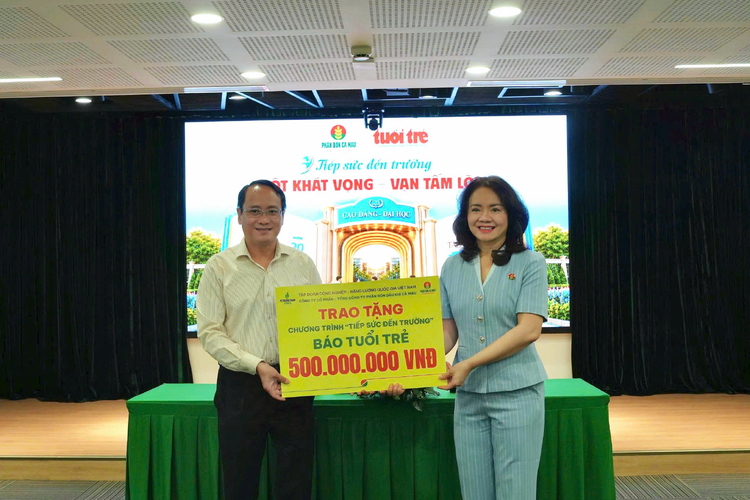 Phân bón Cà Mau dành 500 triệu đồng đồng hành cùng “Tiếp sức đến trường”