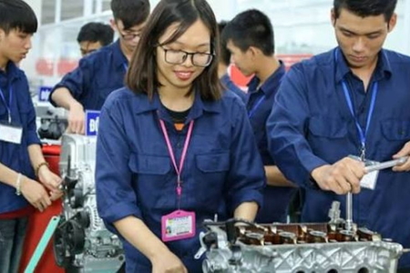 Học liên thông ngành nặng nhọc, độc hại có được giảm học phí?