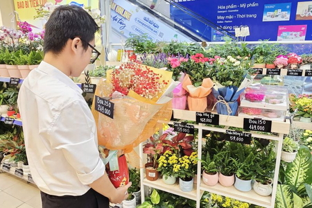 Siêu thị tăng ưu đãi, quà tặng 20/10 nhiều mức giá
