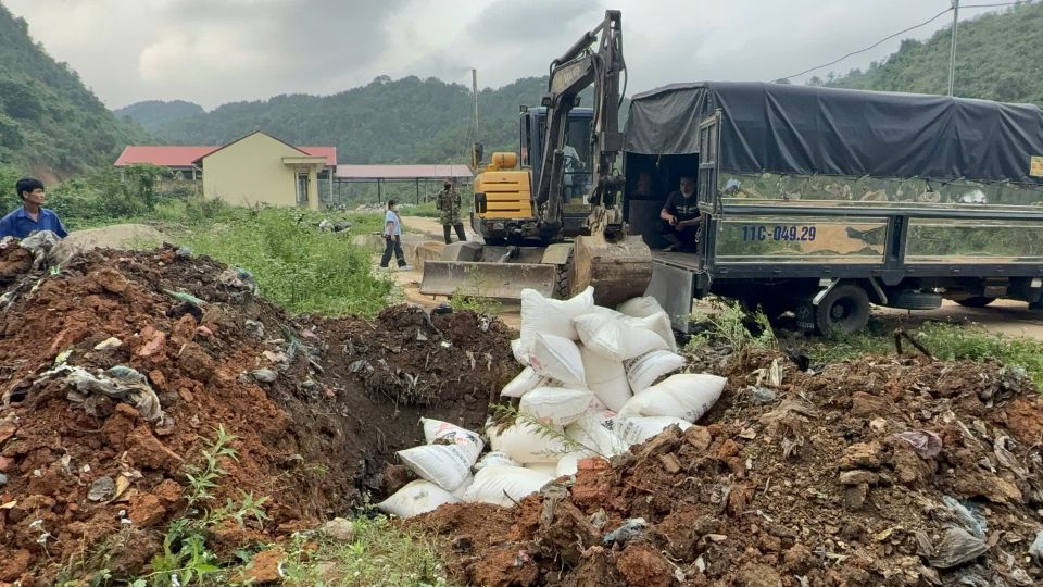 Cao Bằng: Giám sát tiêu hủy trên 4 tấn phân đạm nhập lậu