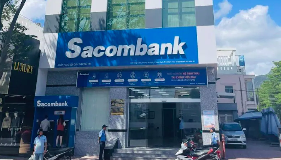Vì sao Sacombank đổi tên, thay "tướng" và cắt giảm 2.700 nhân sự?