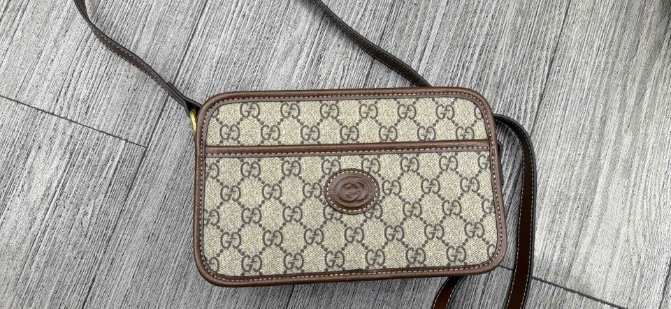 Kiểm tra Cửa hàng thời trang giả mạo nhãn hiệu Burberry, Gucci tại Hà Nội