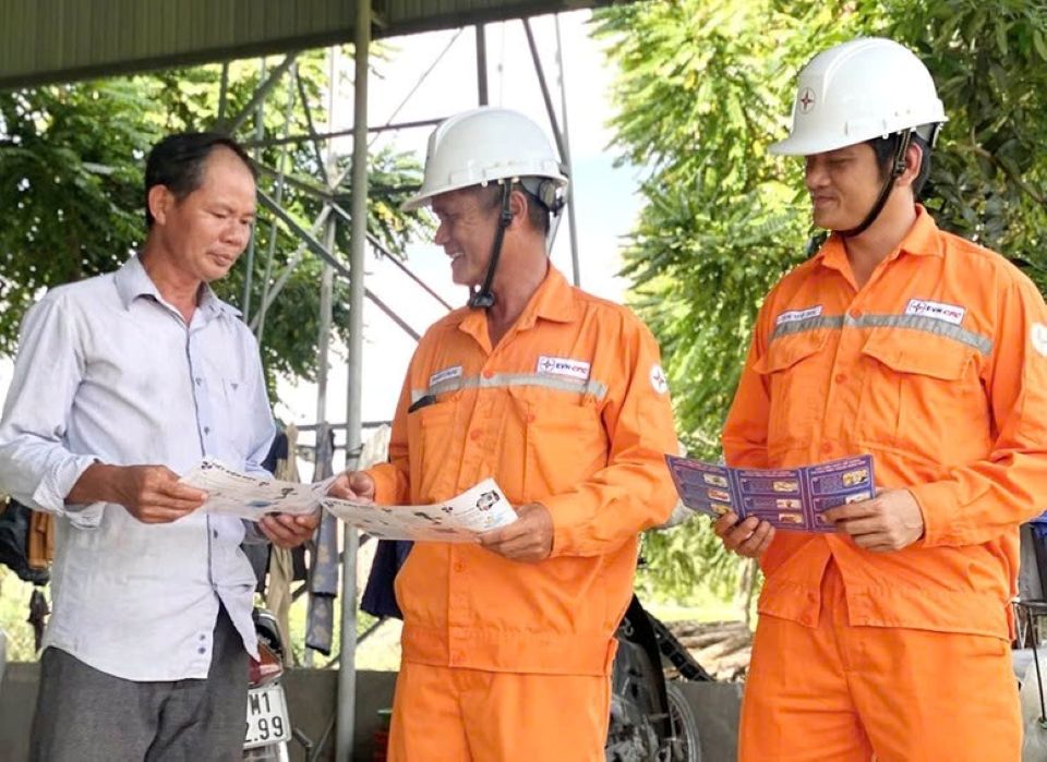 Vì sao hóa đơn tiền điện dễ 'leo thang' trong mùa nắng nóng?