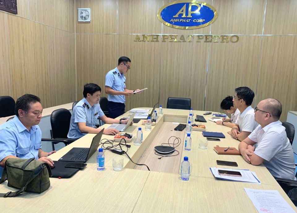 Xử phạt thêm 3 doanh nghiệp đầu mối kinh doanh xăng dầu