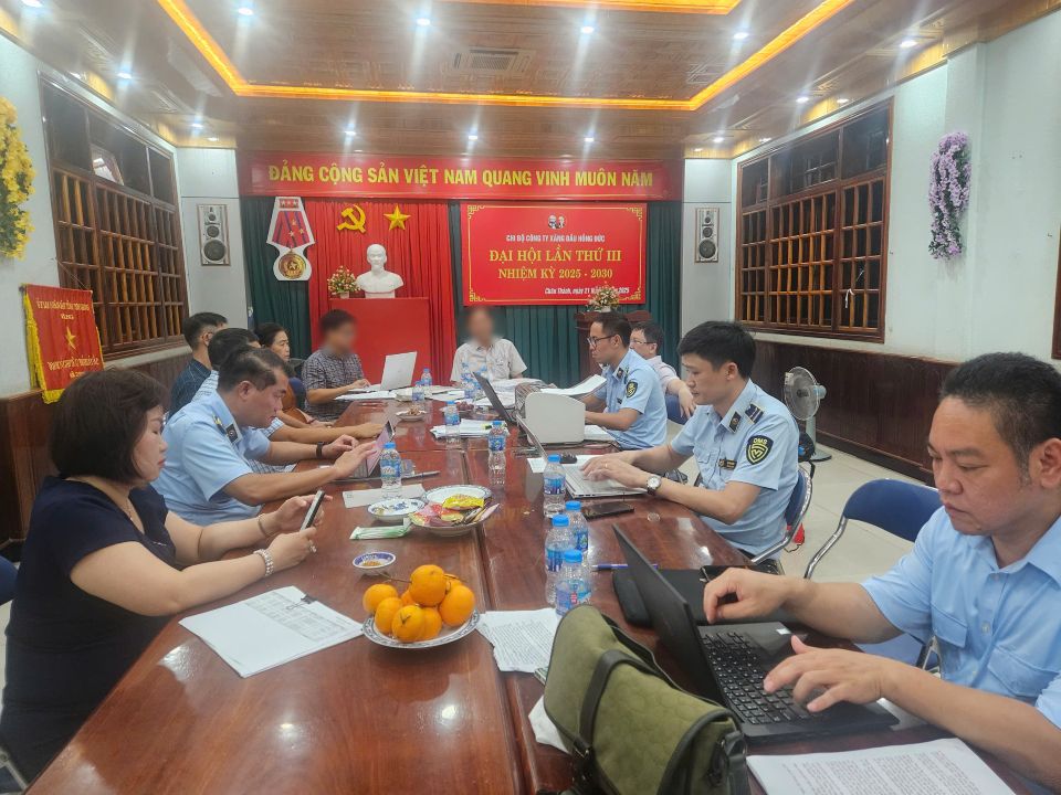 Xử phạt thêm 3 doanh nghiệp đầu mối kinh doanh xăng dầu