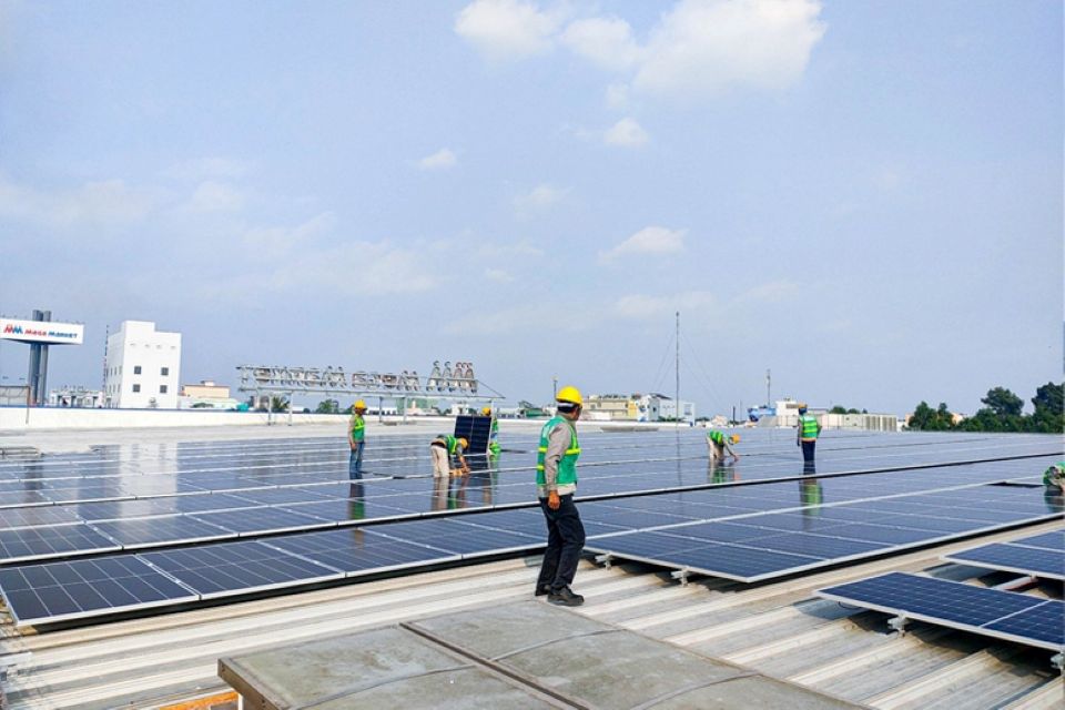 TPHCM thúc đẩy phát triển điện mặt trời mái nhà, hướng tới sử dụng năng lượng xanh